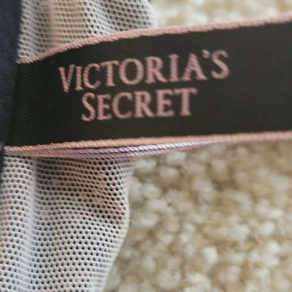 Victoria's Secret Very Sexy Black/Nude Push Up Bra - Picture 5 of 5
